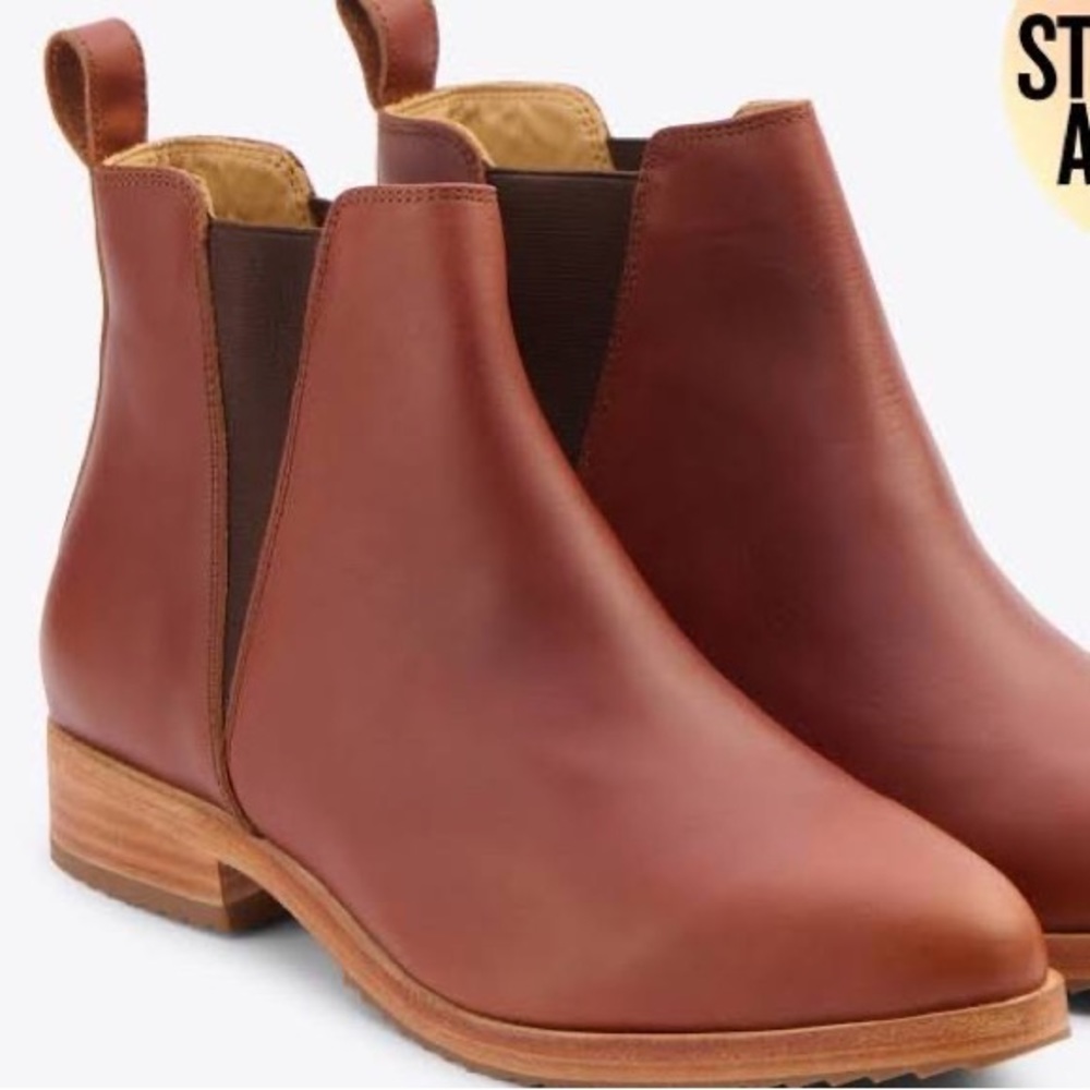 Nisolo Everyday Chelsea boot- Brandy color. Size 8.5